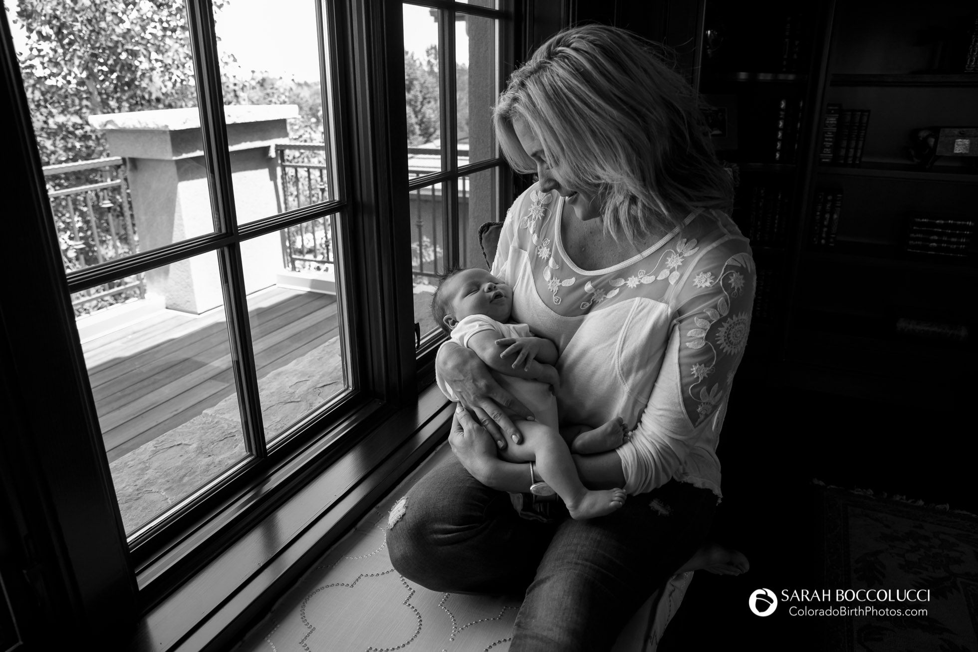 Boulder_Colorado_Newborn_Photography_Mother_and_Baby_At_window