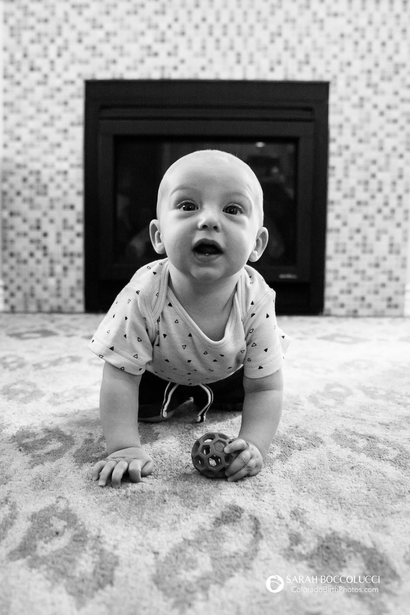 Longmont_Colorado_Baby_Photographer_Crawling