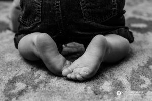 Longmont-Colorado-Baby-Photographer-Crawling-Baby-feet